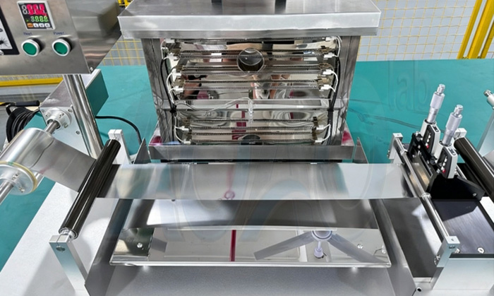 Battery Electrode Continuous Scraper Coating Machine.jpg