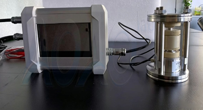 Solid State Battery Manometer.jpg