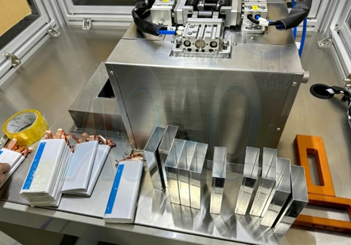 Manual Cells Feeding Machine For Prismatic Cell.jpg Manual Cells Feeding Machine For Prismatic Cell.jpg