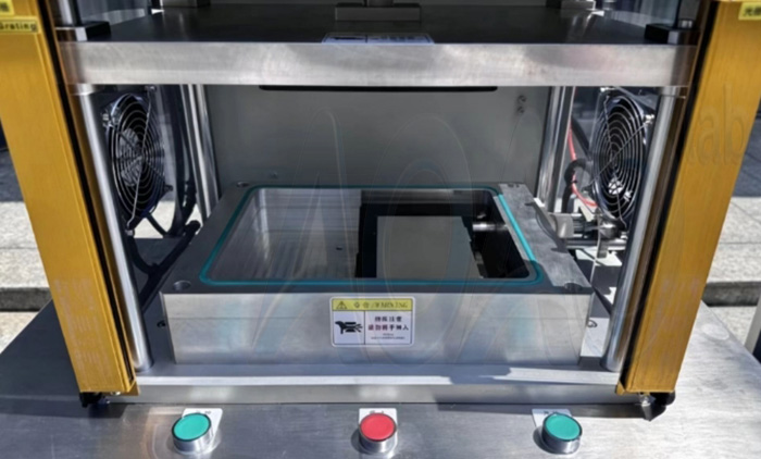 Helium Leak Detector for Prismatic Cell Leakage Test.jpg Helium Leak Detector for Prismatic Cell Leakage Test.jpg