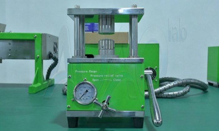 Hydraulic Manual Coin Cell Crimper.jpg